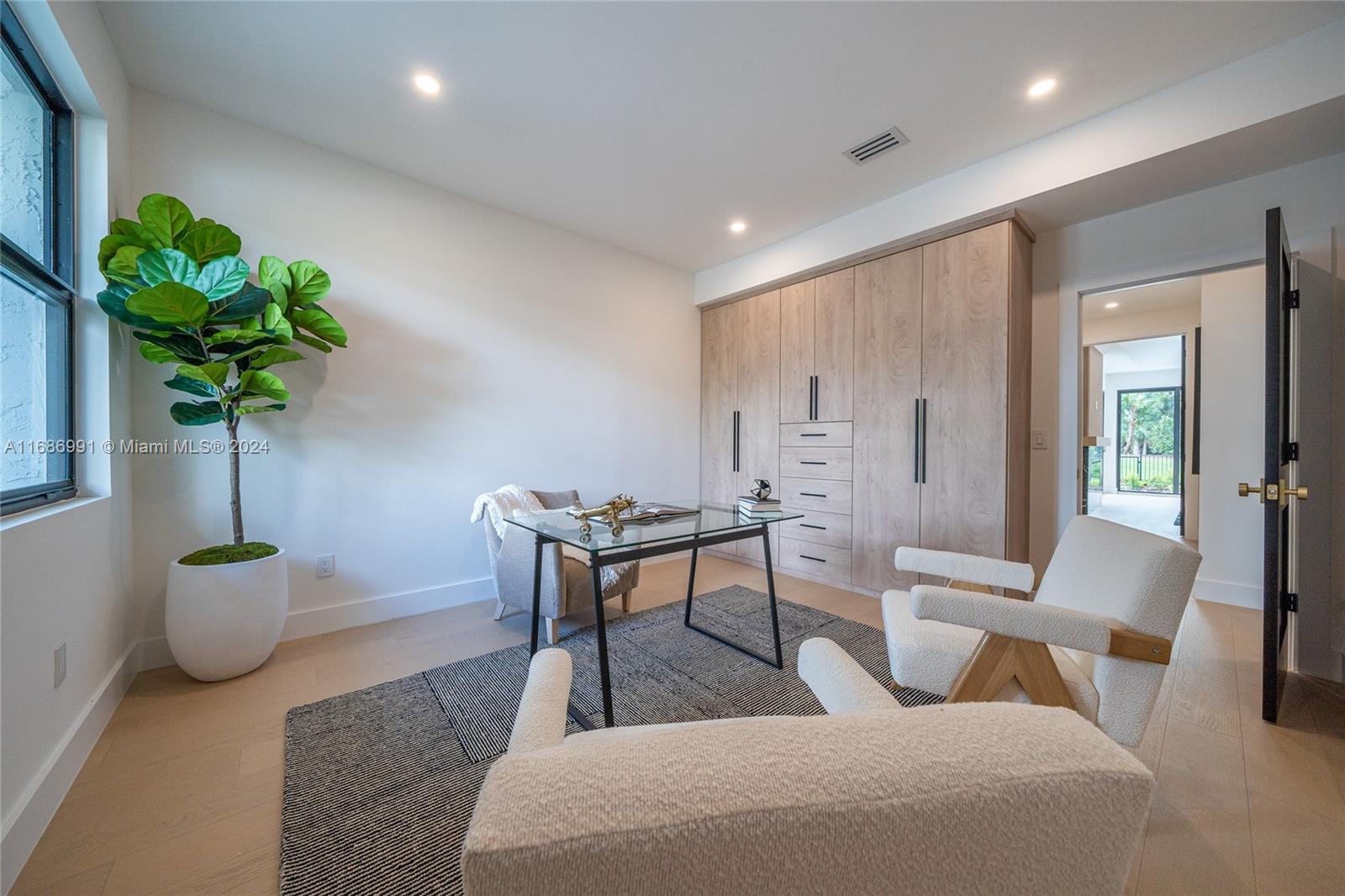 BREAKERS WEST 5 - Residential