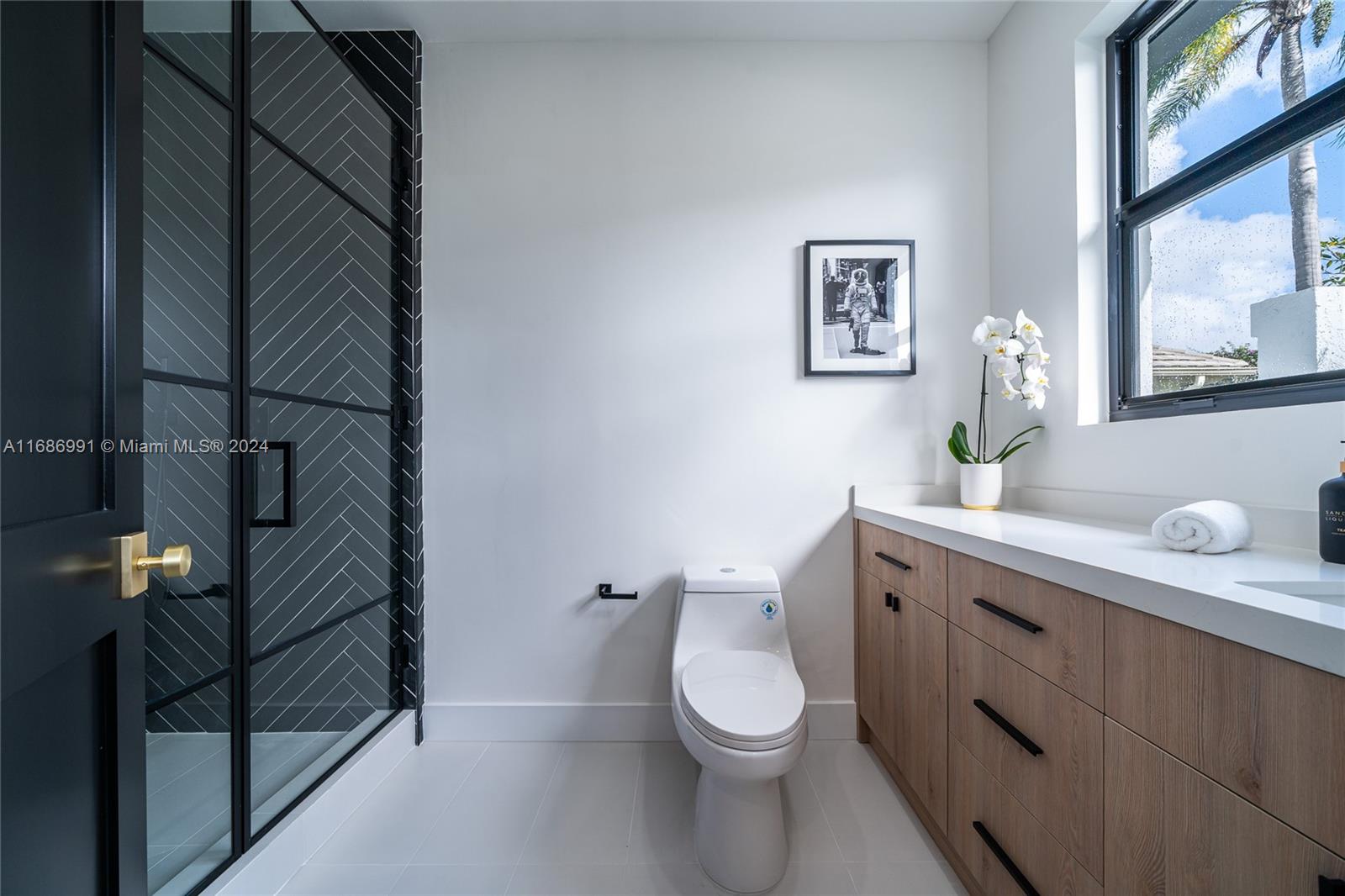 BREAKERS WEST 5 - Residential