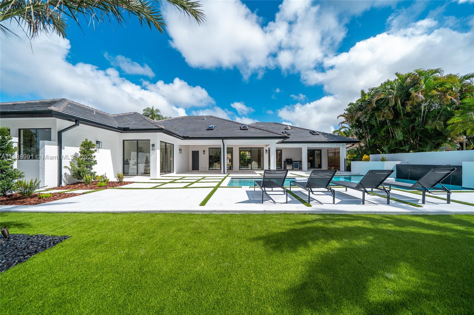 BREAKERS WEST 5 - Residential