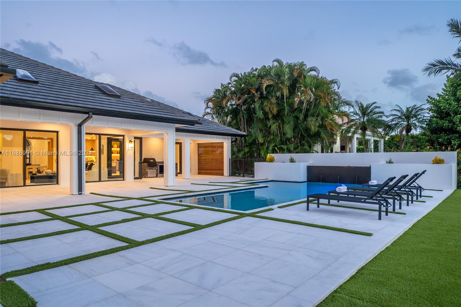 BREAKERS WEST 5 - Residential