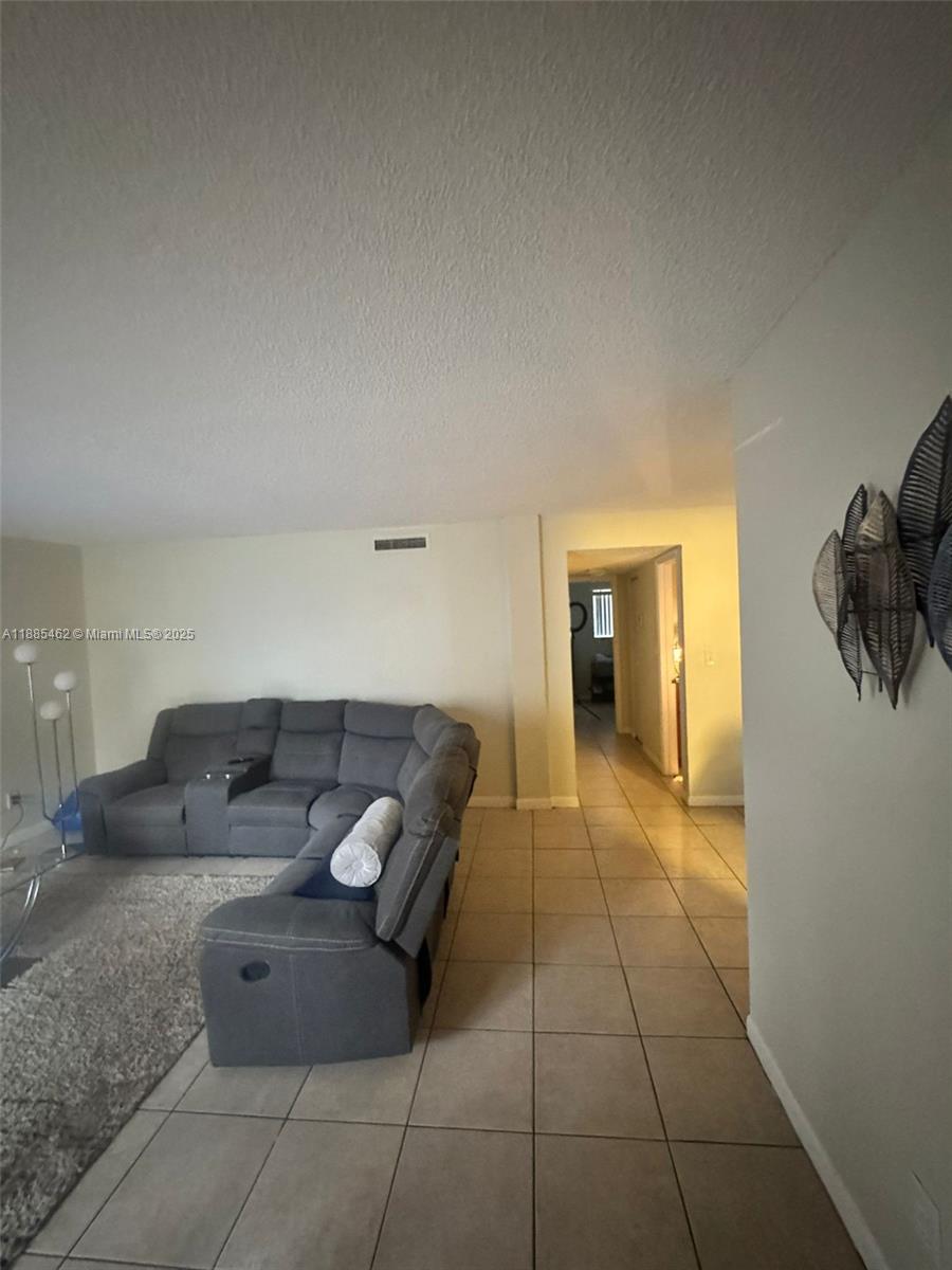 COURTYARDS AT DAVIE CONDO - Residential