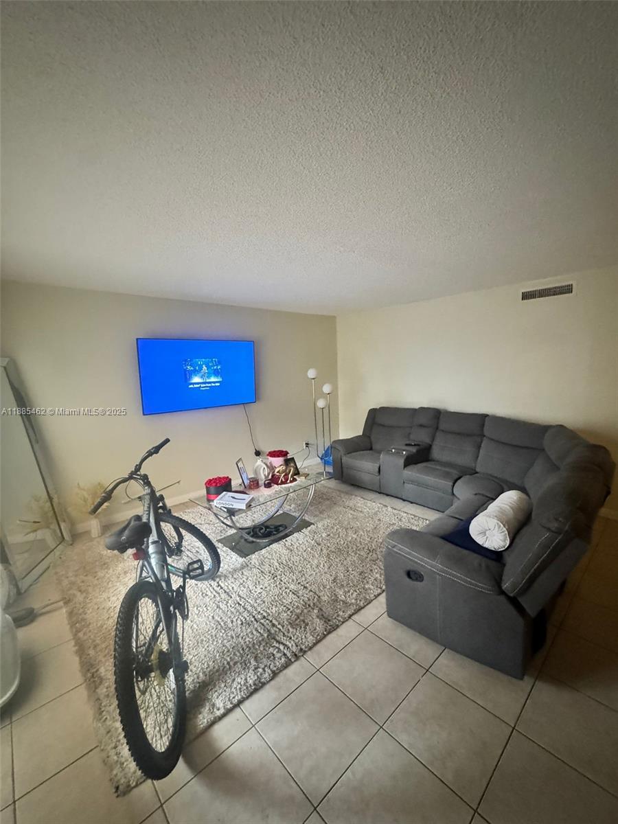 COURTYARDS AT DAVIE CONDO - Residential