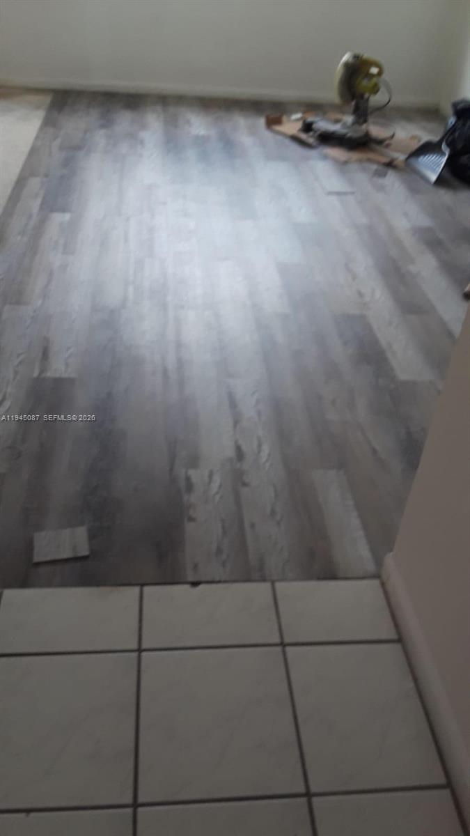 HERITAGE CIRCLE CONDO - Residential