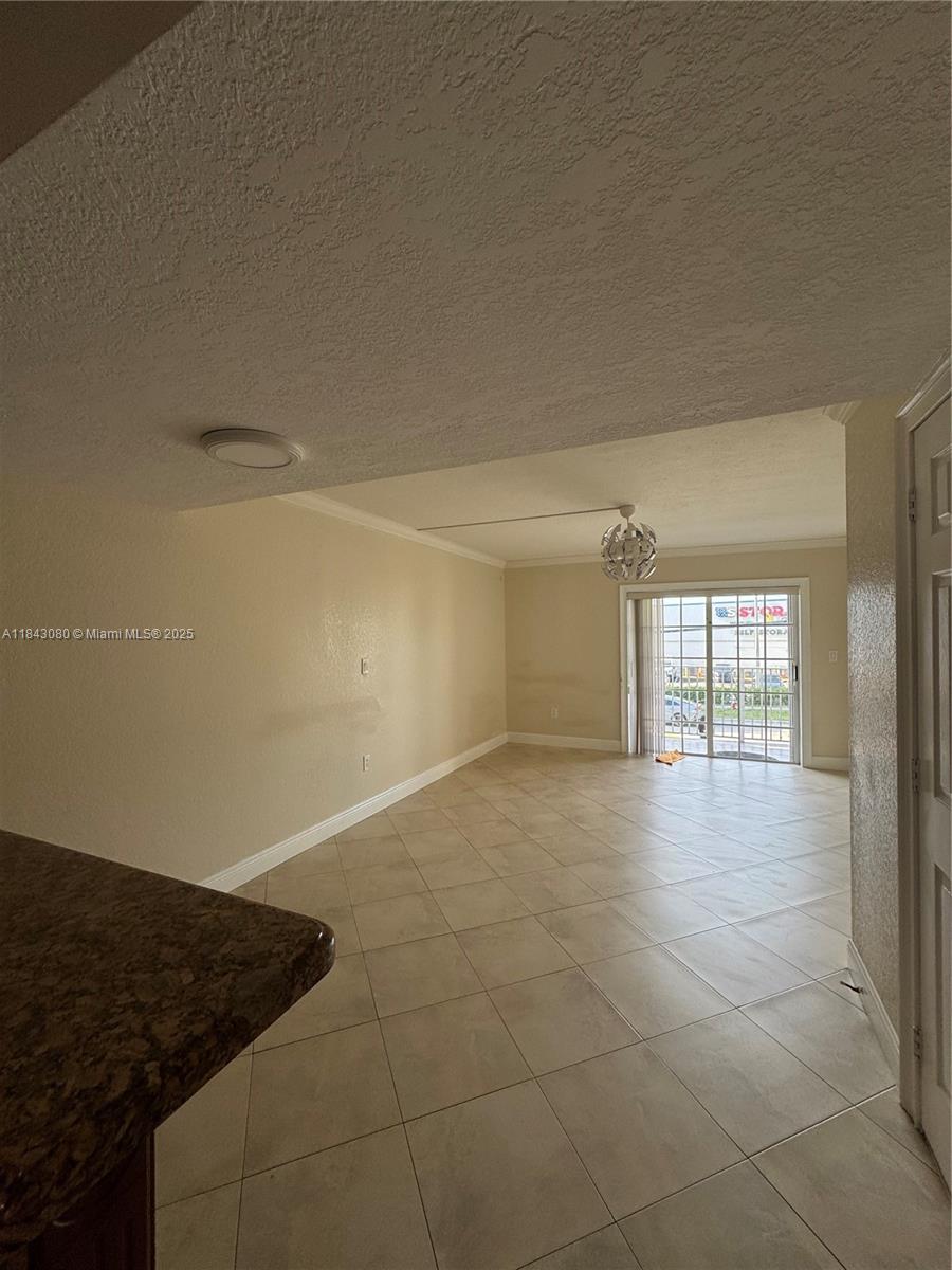2740 W 76th St 202