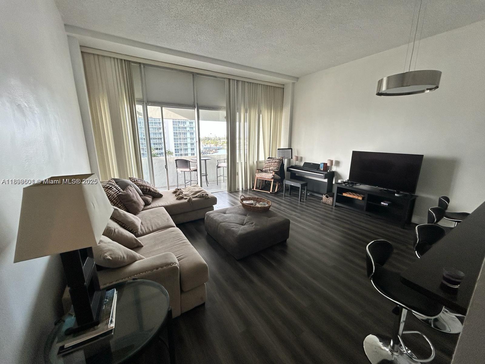 CARIBBEAN TOWERS CONDO - Residential Lease