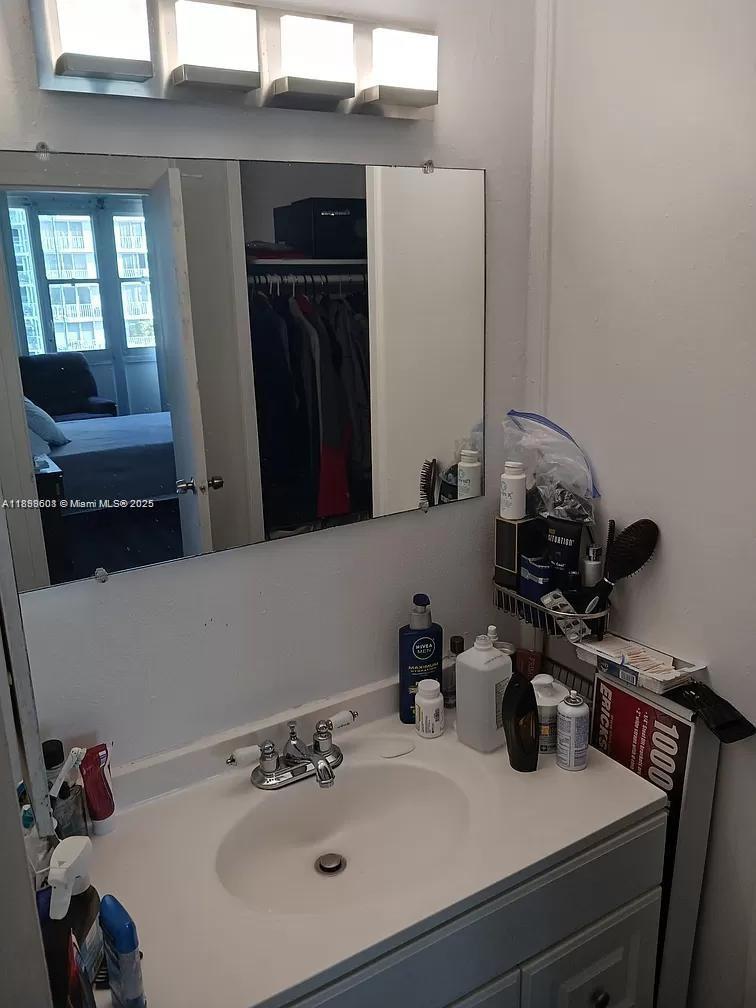 CARIBBEAN TOWERS CONDO - Residential Lease