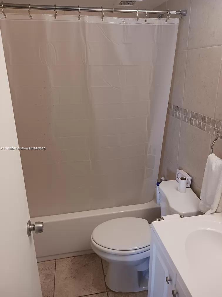 CARIBBEAN TOWERS CONDO - Residential Lease