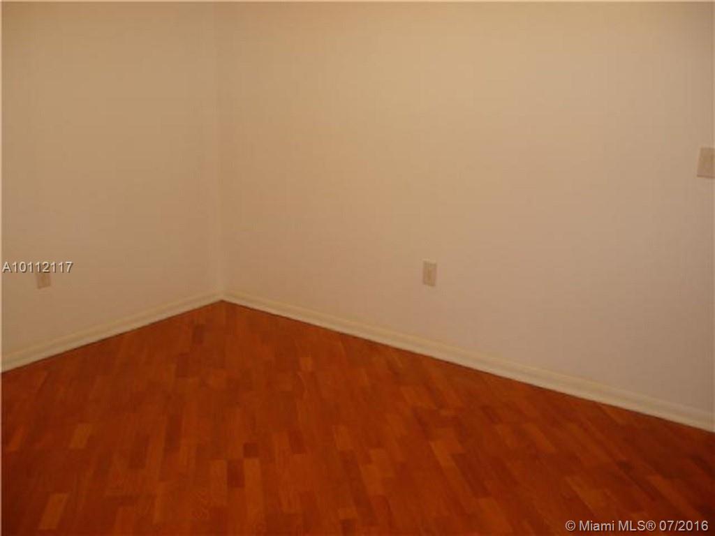 THE COURTS AT DORAL ISLES - Residential Lease