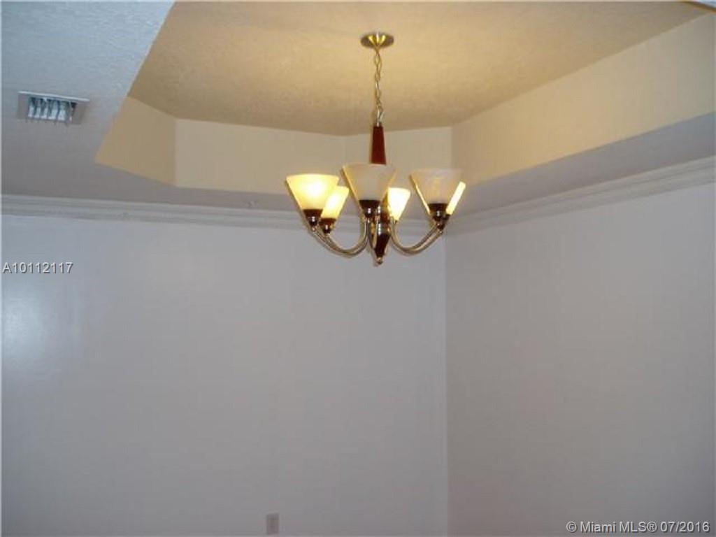 THE COURTS AT DORAL ISLES - Residential Lease