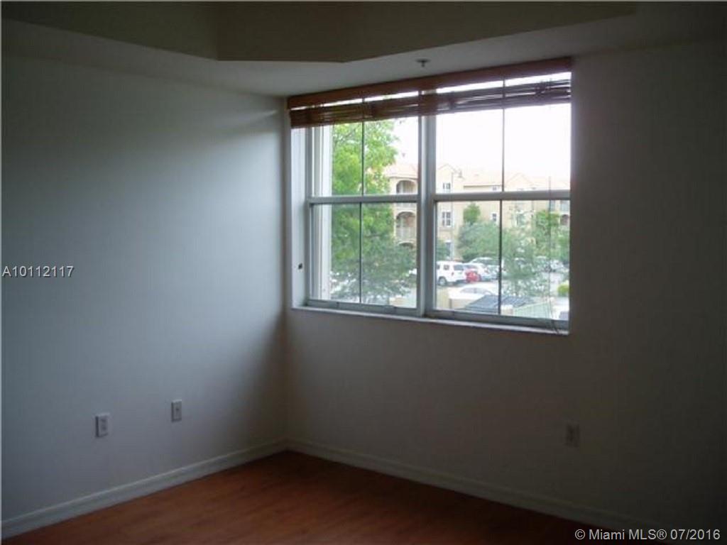 THE COURTS AT DORAL ISLES - Residential Lease