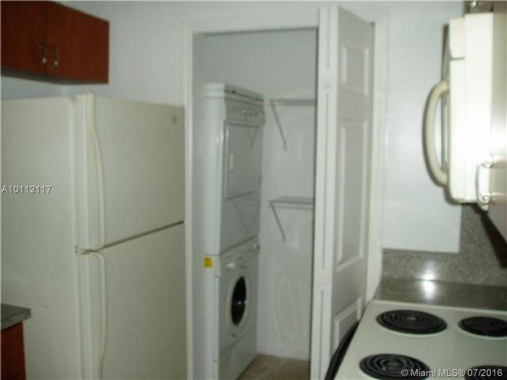 THE COURTS AT DORAL ISLES - Residential Lease