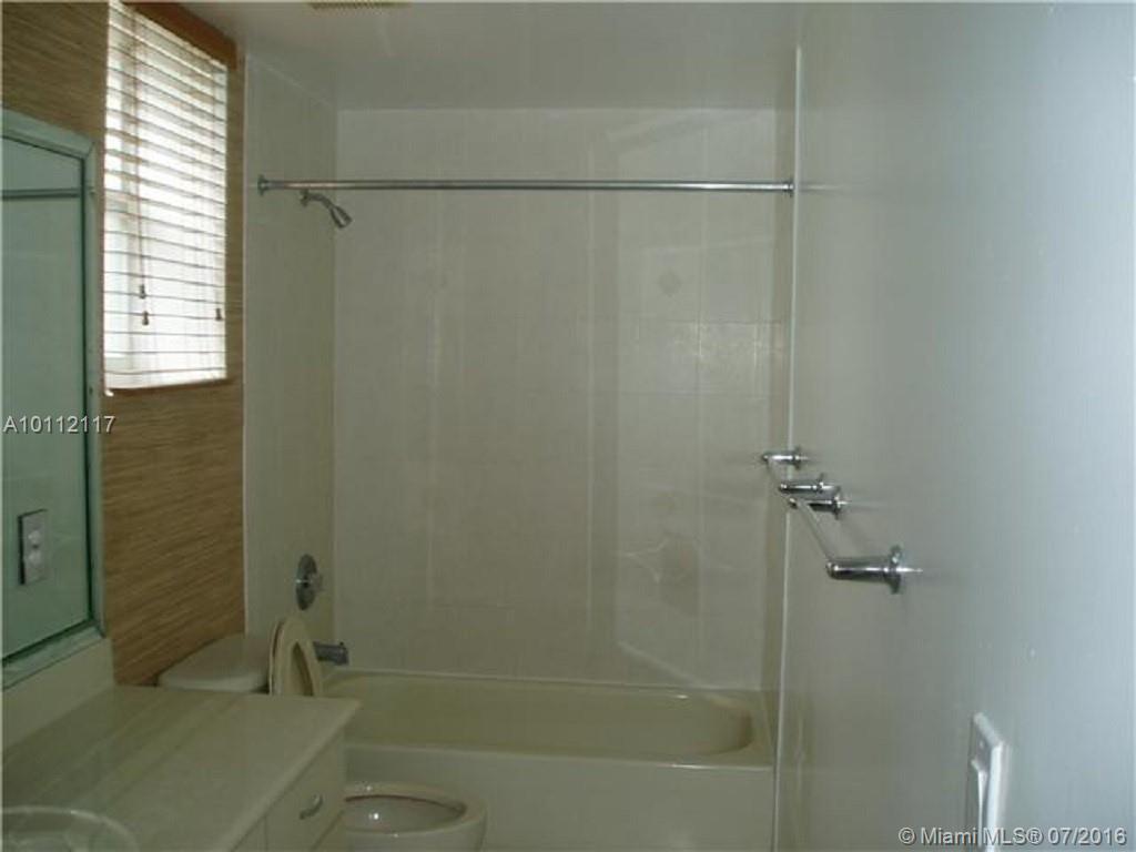 THE COURTS AT DORAL ISLES - Residential Lease