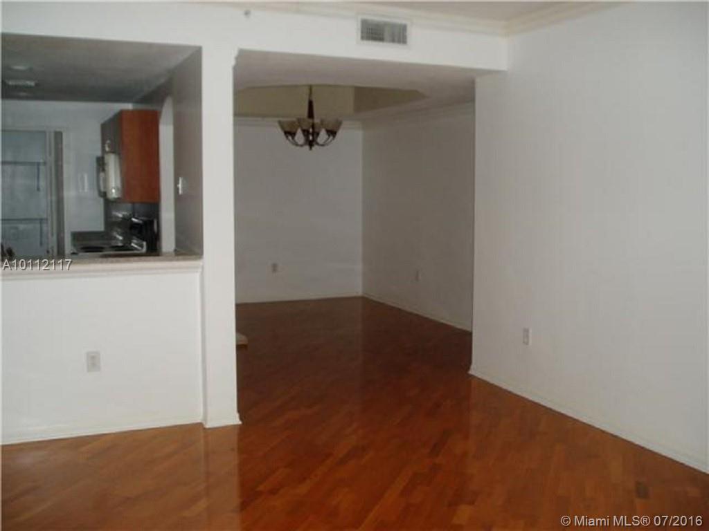 THE COURTS AT DORAL ISLES - Residential Lease