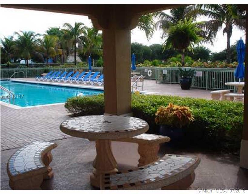 THE COURTS AT DORAL ISLES - Residential Lease