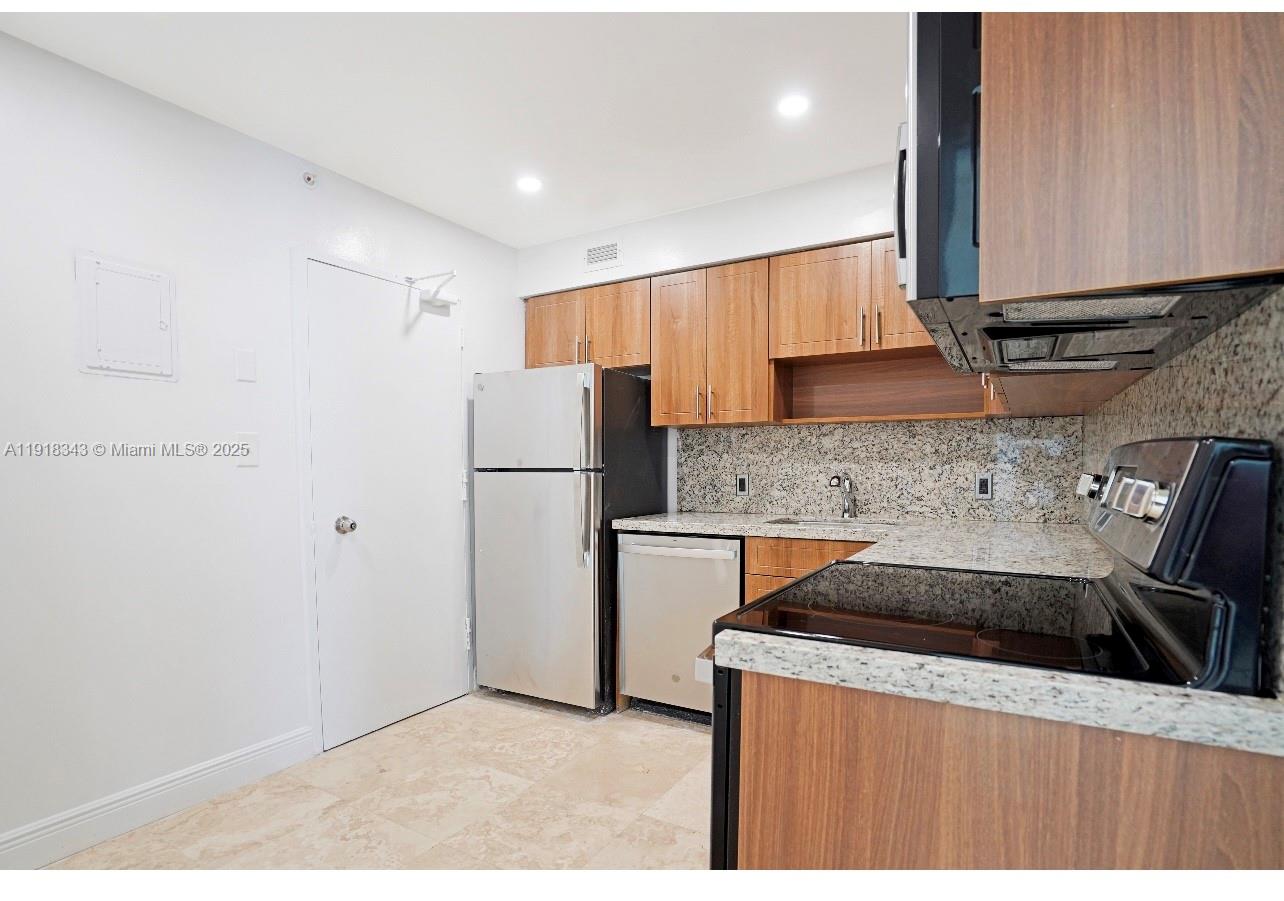 5101 Collins Ave 14K