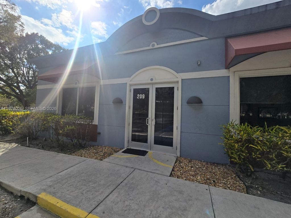 Photo of 201 SW 84th Ave #209, Plantation, FL 33324 (MLS # A11978026)
