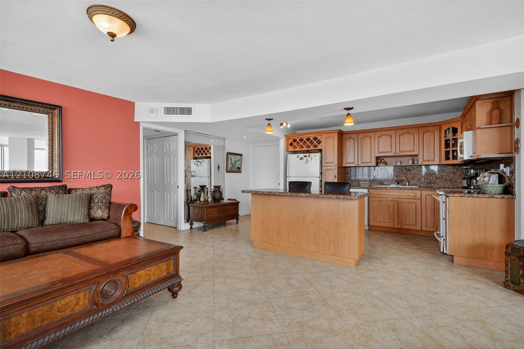7135 Collins Ave 1015