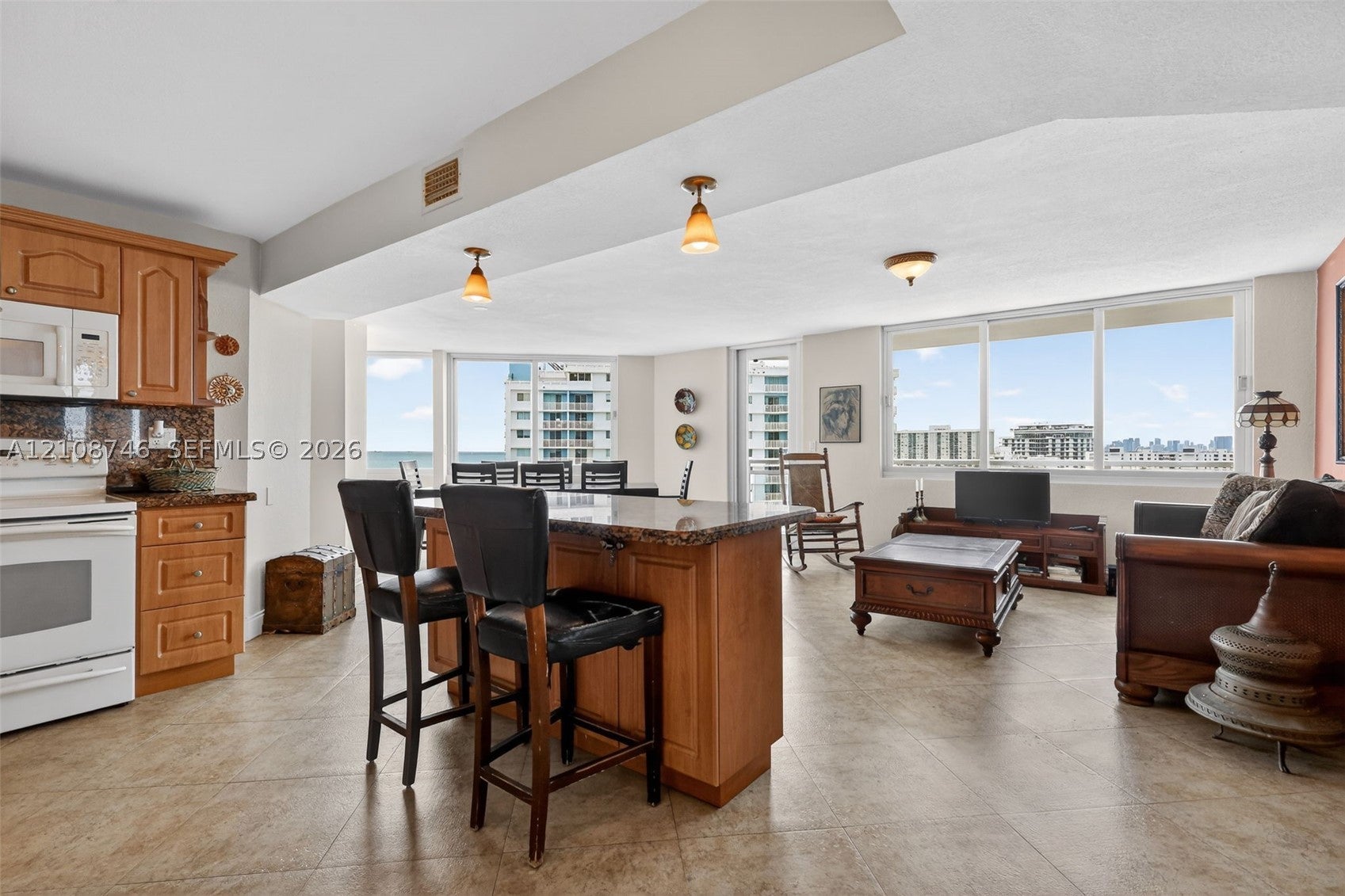 7135 Collins Ave 1015