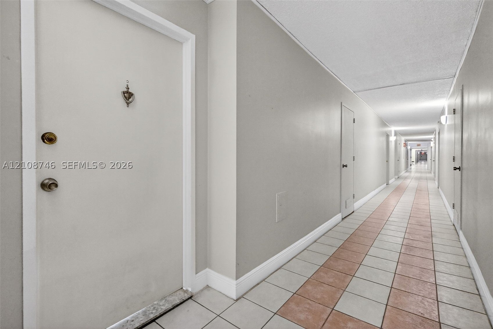 7135 Collins Ave 1015