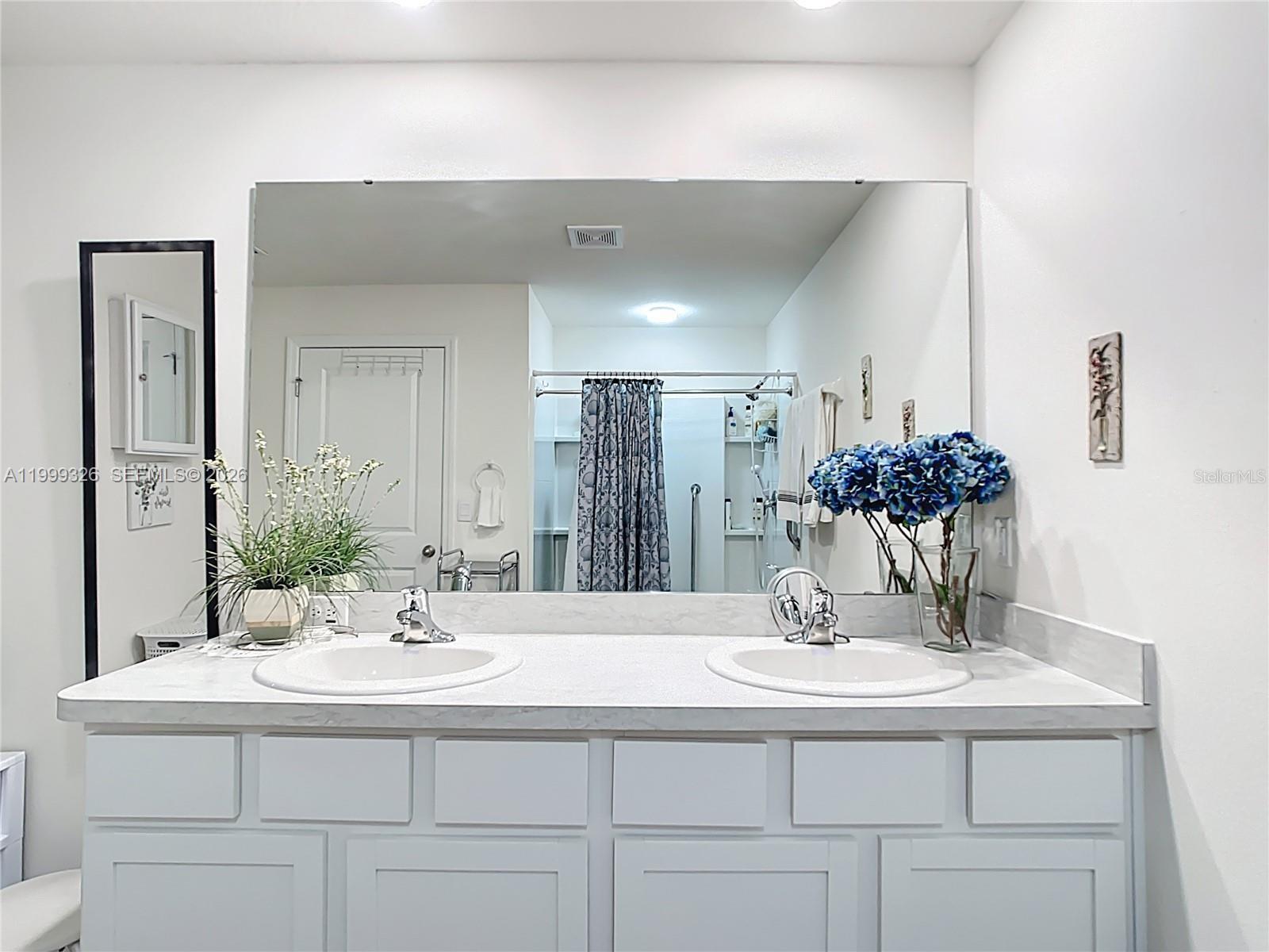 HUNTINGTON RIDGE - Residential