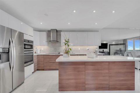 2301 Collins Ave 810 Miami Beach FL 33139