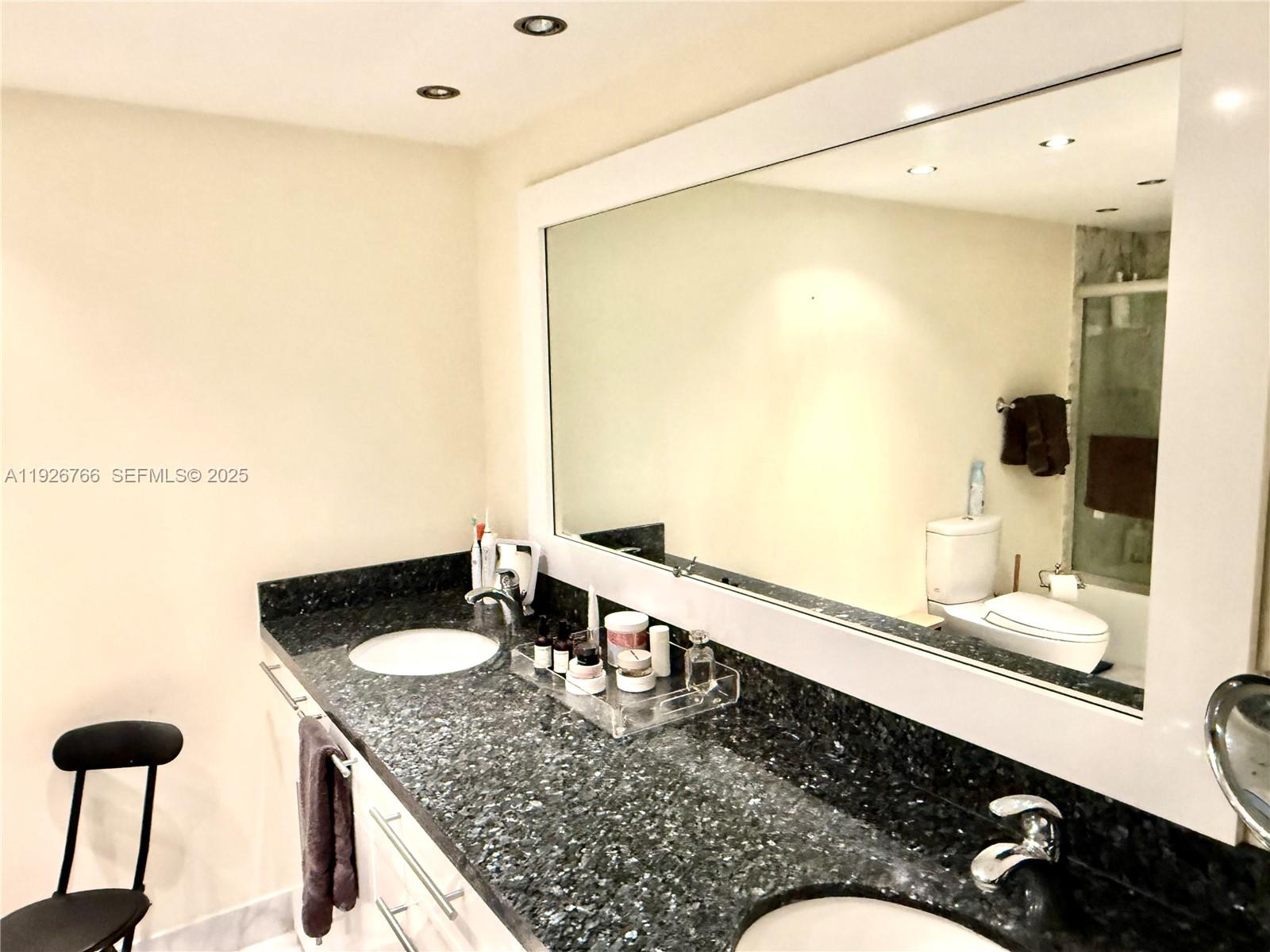 LA MER ESTATES EAST CONDO - Residential Lease