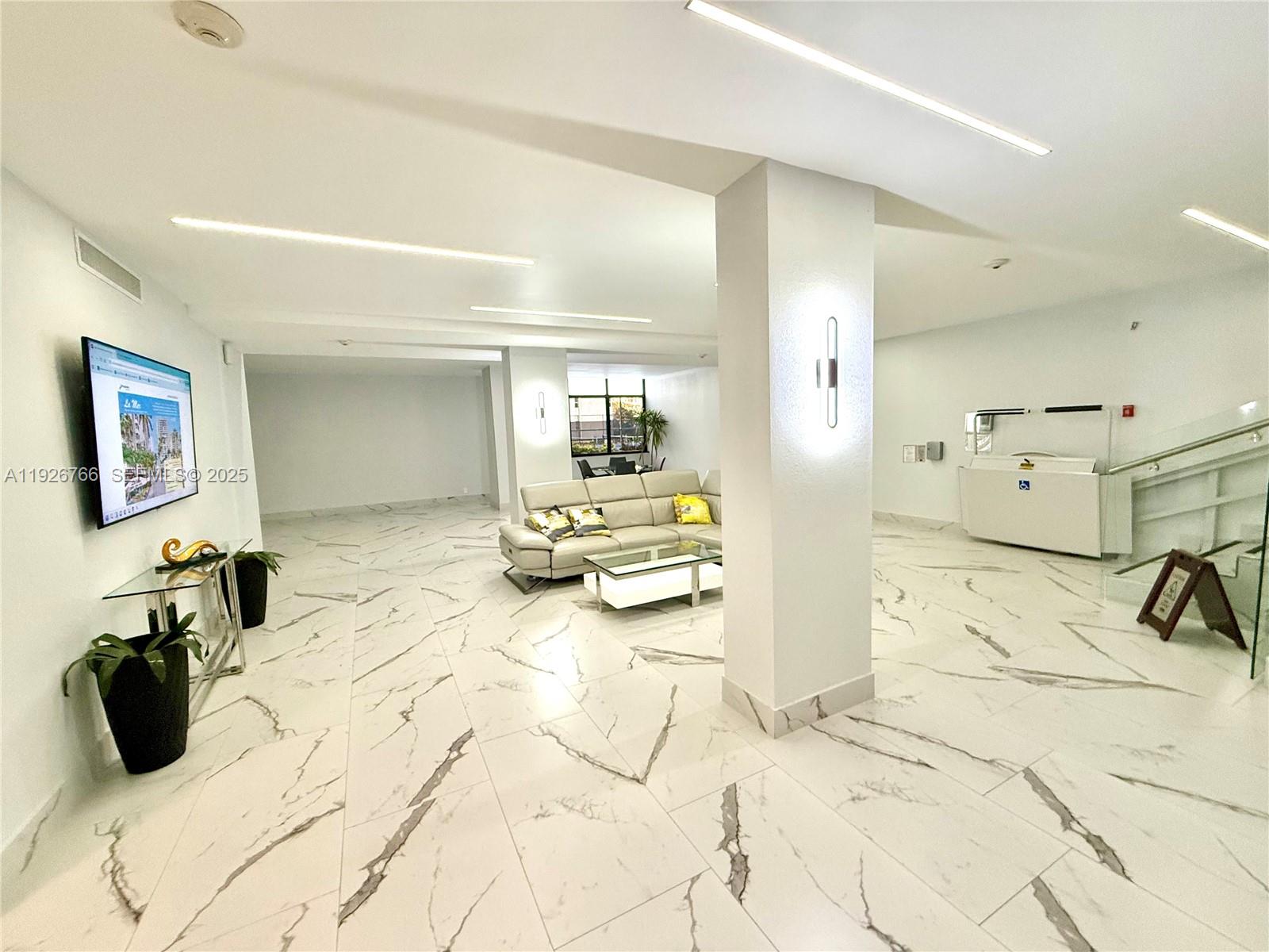 LA MER ESTATES EAST CONDO - Residential Lease