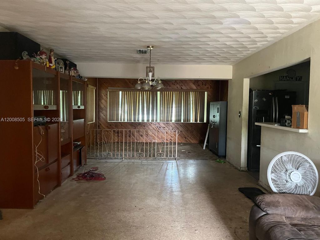 Photo of 6720 Cody St, Hollywood, FL 33024 (MLS # A12008505)