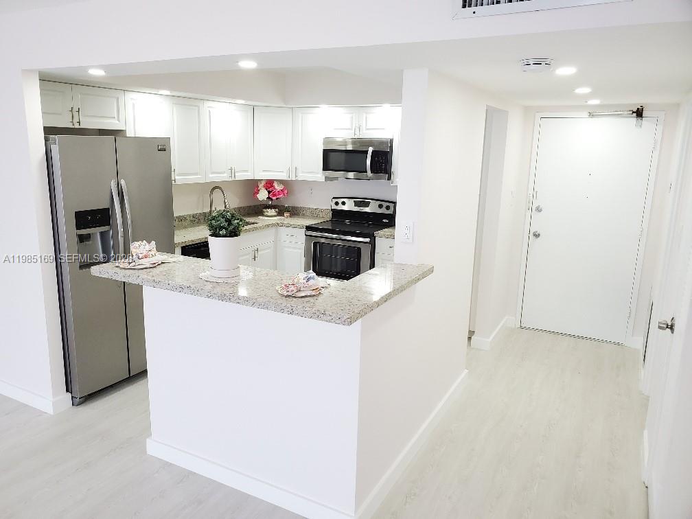 DEL PRADO CONDO - Residential Lease