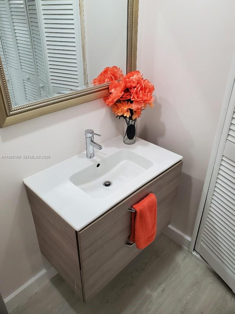 DEL PRADO CONDO - Residential Lease