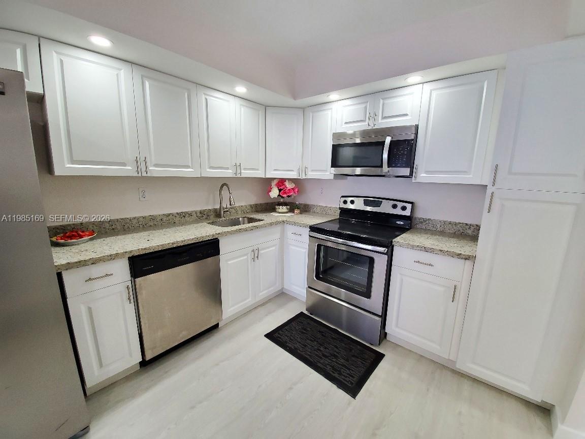 DEL PRADO CONDO - Residential Lease