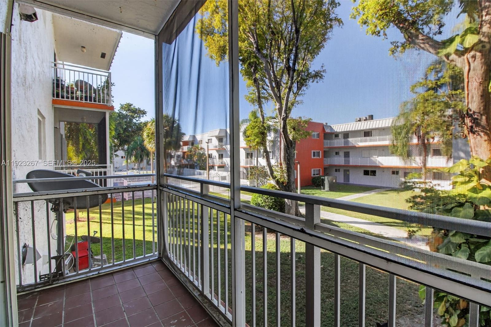 CARIBBEAN GARDENS CONDO - Residential Lease