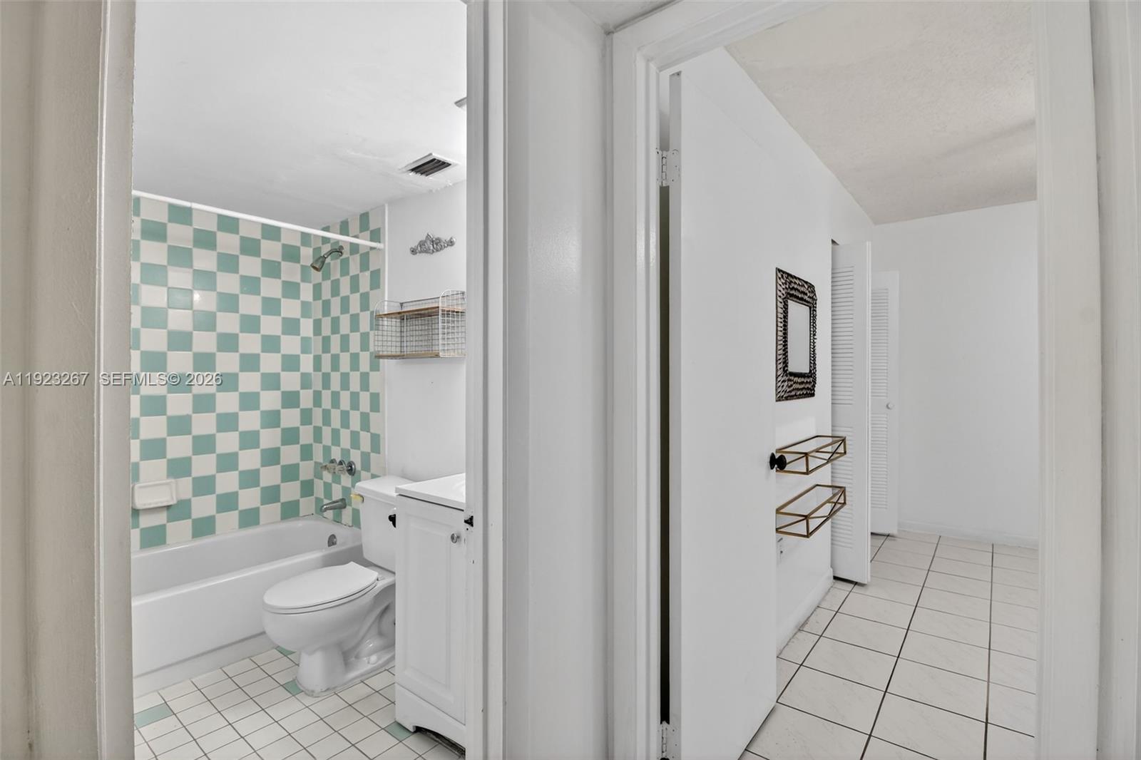 CARIBBEAN GARDENS CONDO - Residential Lease
