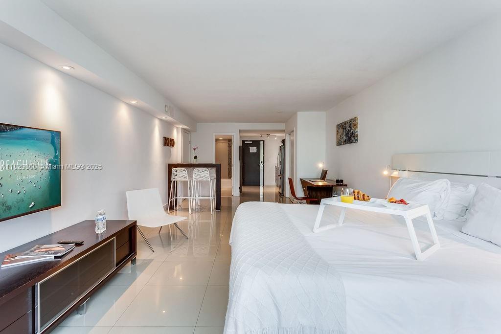 290 Bal Bay Dr 207