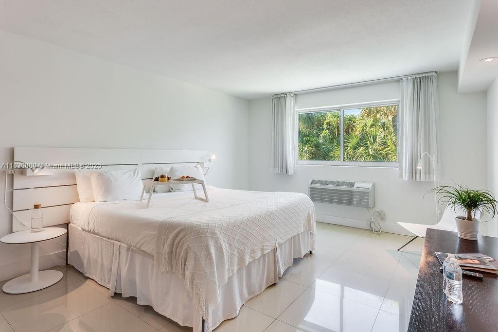 290 Bal Bay Dr 207