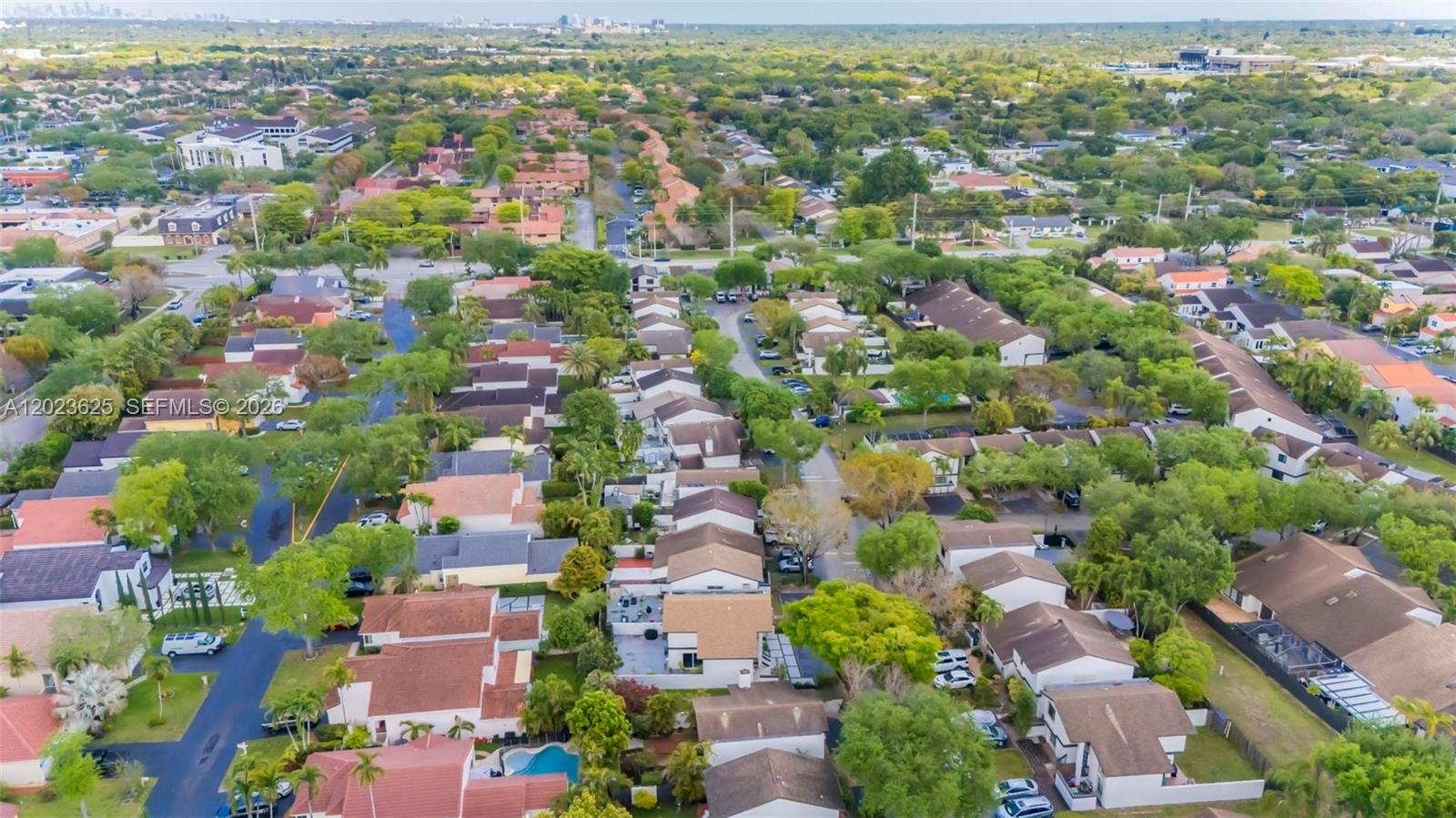SHADYWOOD VILLAS - Residential
