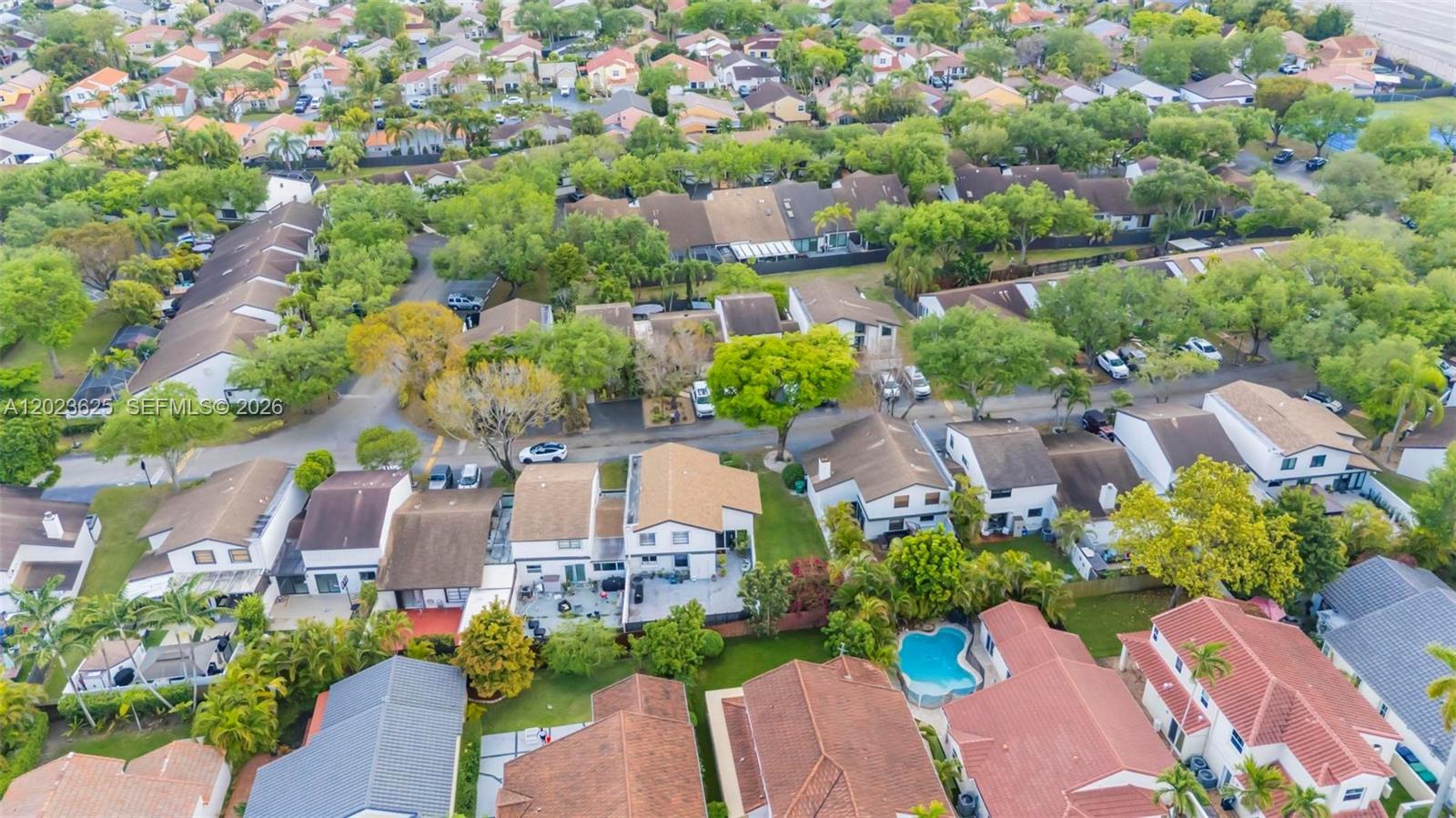 SHADYWOOD VILLAS - Residential