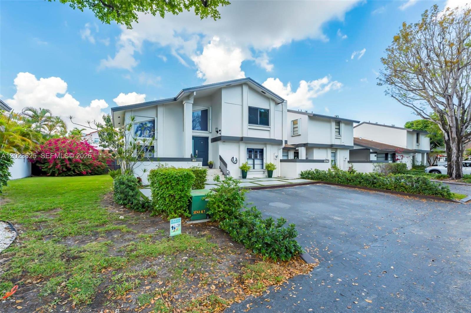 SHADYWOOD VILLAS - Residential