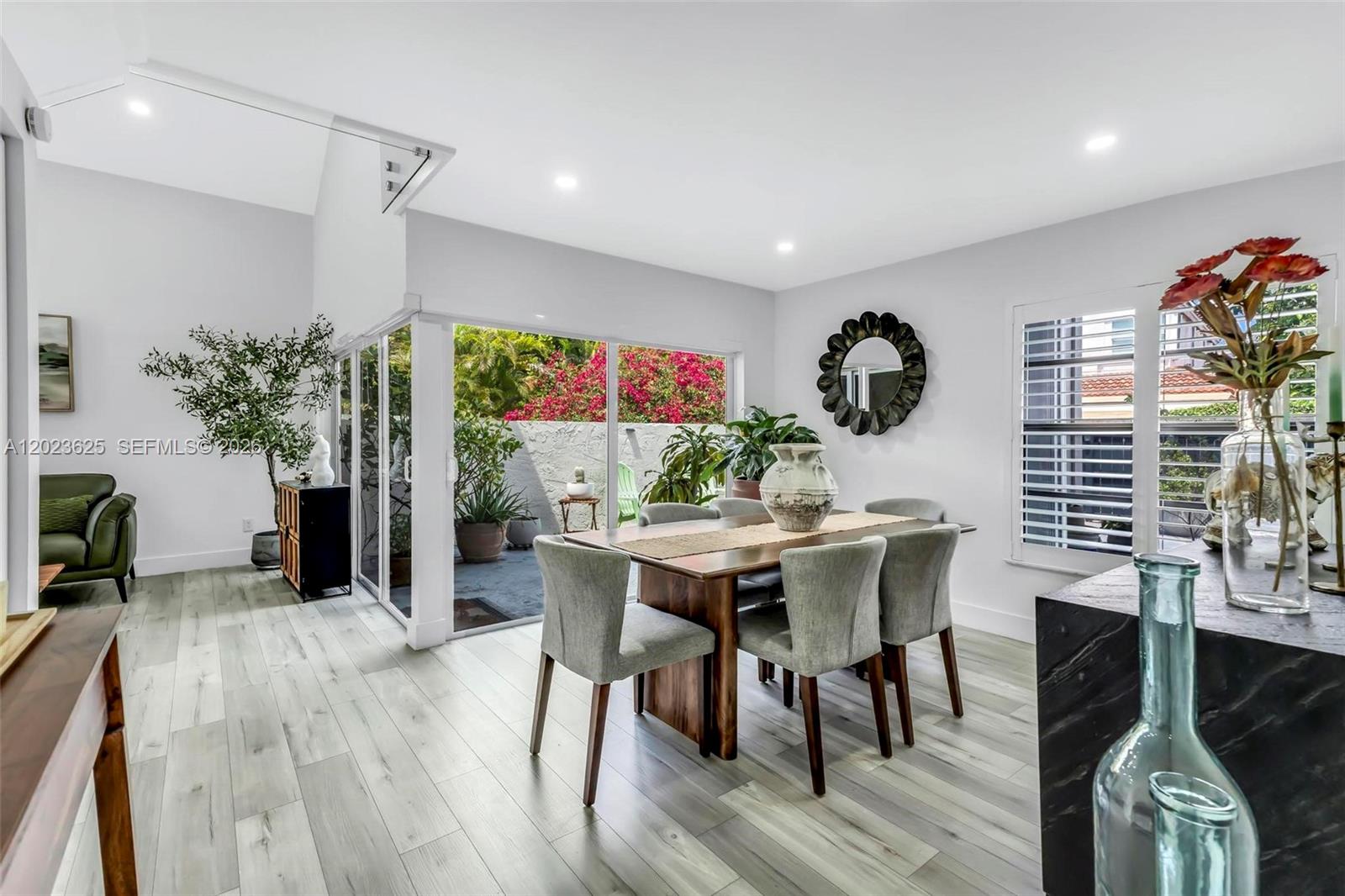 SHADYWOOD VILLAS - Residential