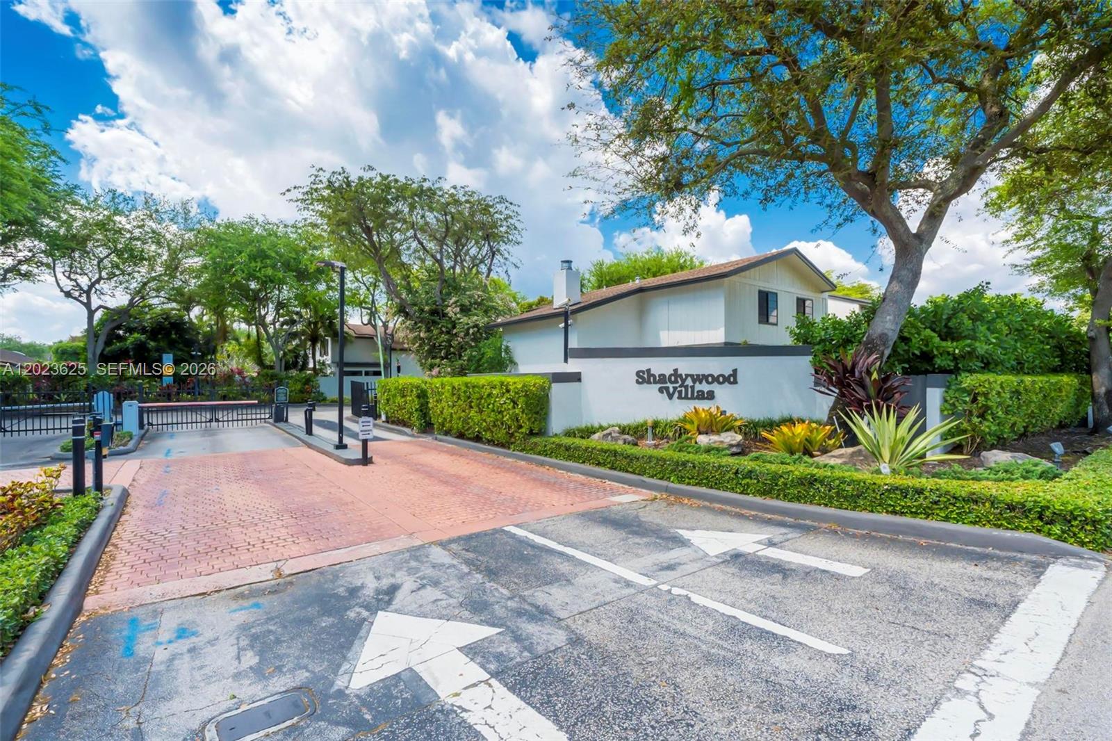 SHADYWOOD VILLAS - Residential