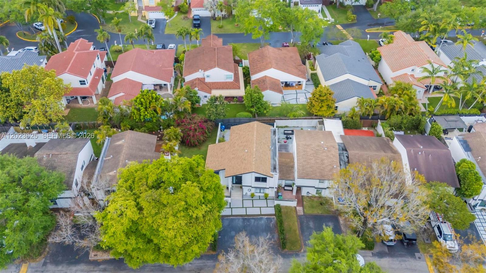 SHADYWOOD VILLAS - Residential