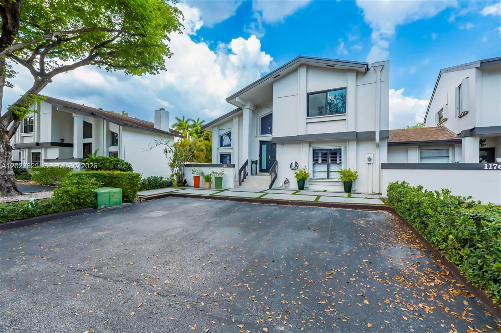 SHADYWOOD VILLAS - Residential