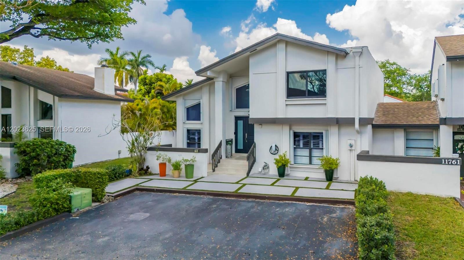 SHADYWOOD VILLAS - Residential