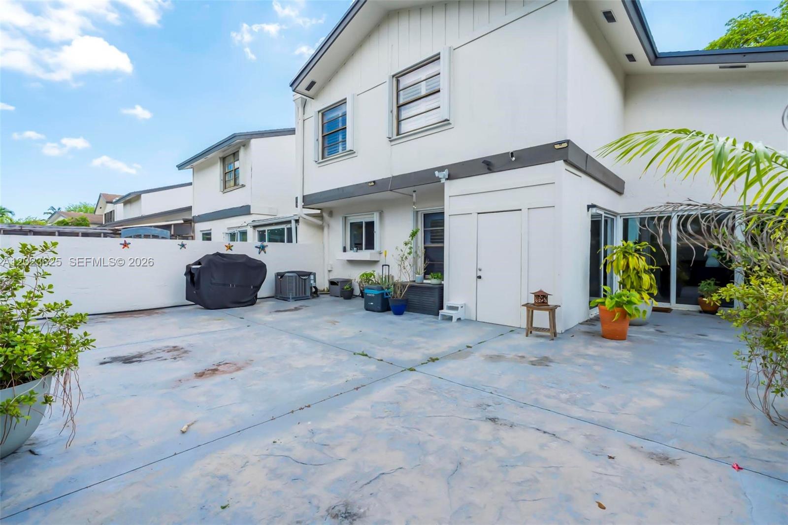 SHADYWOOD VILLAS - Residential