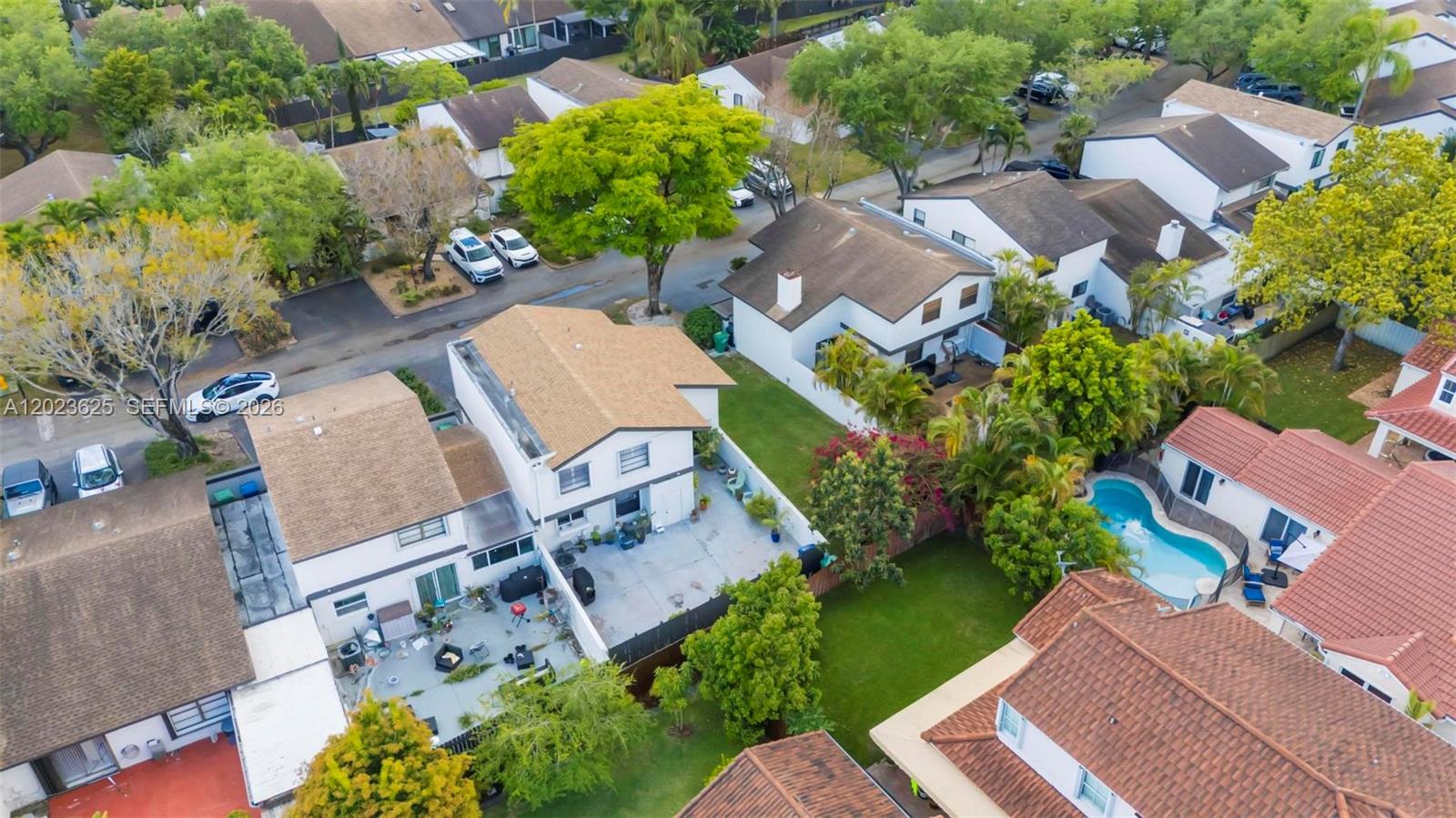 SHADYWOOD VILLAS - Residential