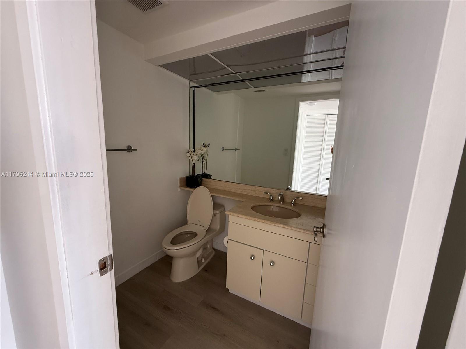 TURNBERRY ISLE CONDO - Residential Lease