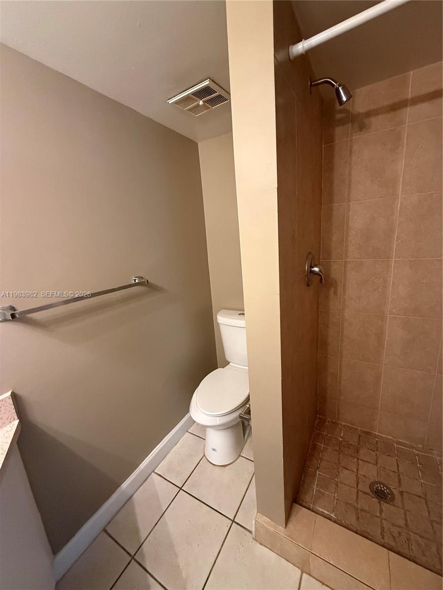 LAS BRISAS@ COUNTRY CLUB - Residential