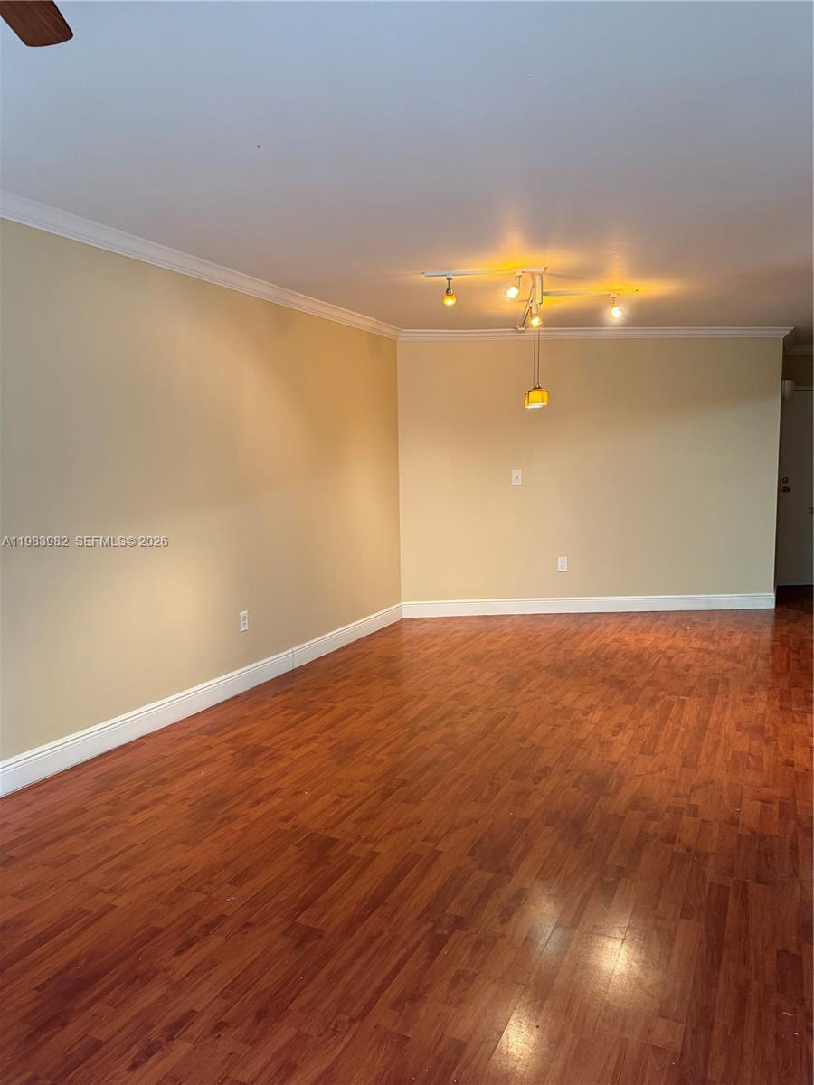 LAS BRISAS@ COUNTRY CLUB - Residential