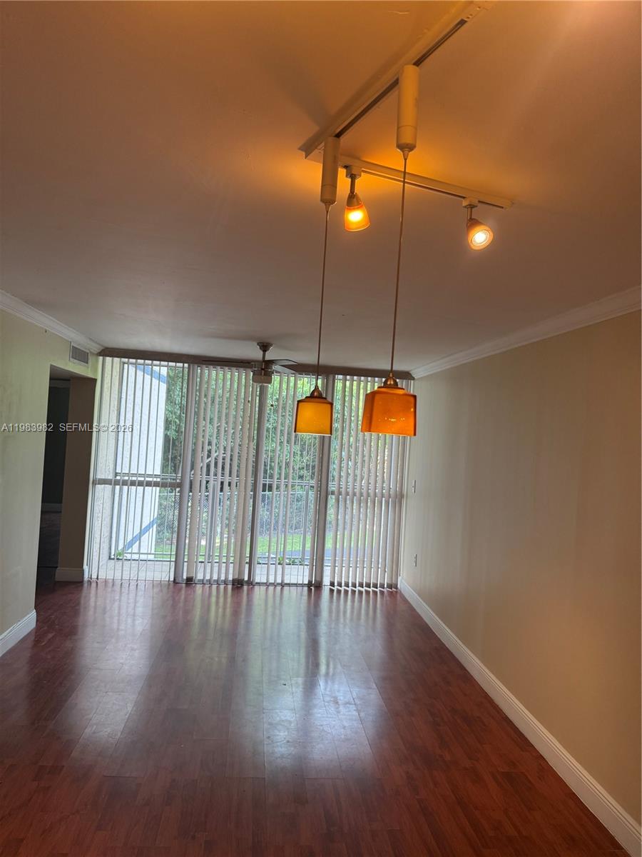 LAS BRISAS@ COUNTRY CLUB - Residential