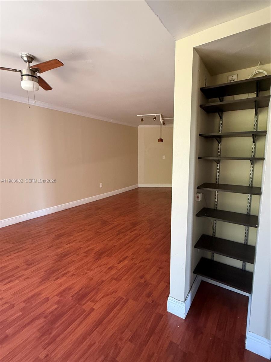 LAS BRISAS@ COUNTRY CLUB - Residential